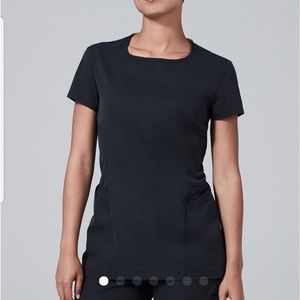 Melita black meridian scrub top in large